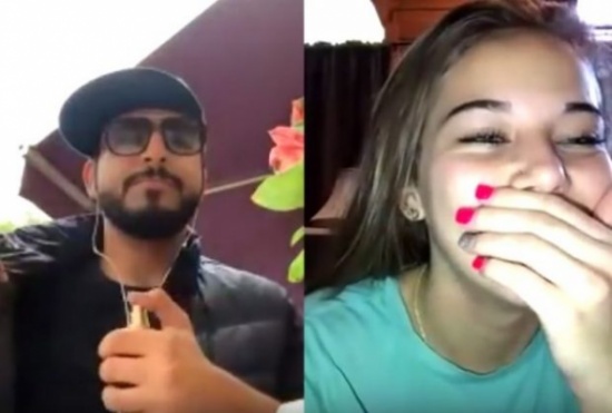 فيديو: مليونير سعودي يفتح سترته لفتاة لتشم عطره