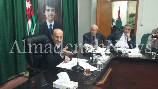 بالصور : مؤتمر صحفي في بلدية إربد حول مشاريع واحتياجات المدينة