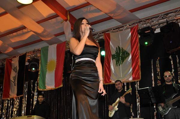 بعد نجوى كرم اليسا تغني ل 2000 شخص في اقليم كردستان بالعراق ( مصور) 