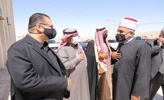 وزير الأوقاف يطلق الملتقى الخيري في وادي عربة