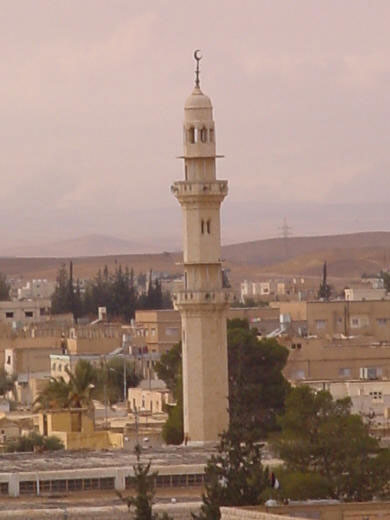 نص مضبطة وجهت لحكومة سابقة ولمحافظ معان ولمدير مخابرات سابق منعت تأسيس مركز لشابات معان !
