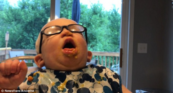 بالفيديو.. رد فعل طفل يتناول طعام جديد لأول مرة