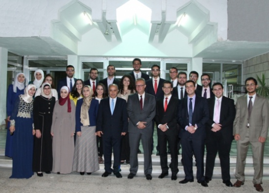 طب "الأردنية" تحتفي بخريجي الفوج الرابع عشر من طلبتها وأوائل الفوج التاسع والثلاثين