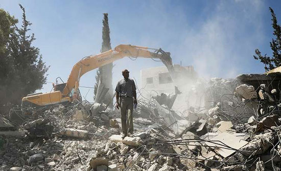 فيديو : فلسطينيون يهدمون منازلهم لحرمان مستوطنين من سكناها