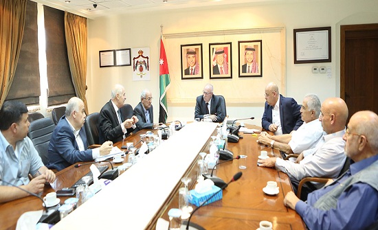 وزير الأشغال يلتقي رئيس و اعضاء جمعية المحكمين الاردنيين