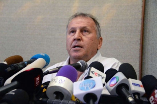 زيكو يسحب ملف ترشحه لرئاسة الفيفا زيكو يسحب ملف ترشحه لرئاسة الفيفا