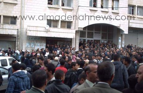 شاهدوا صور احتجاجات معلمي الكرك المطالبين بالنقابة واستقالة وزير التربية 
