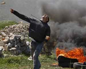 استشهاد فتى فلسطيني متأثرا بجروحه 