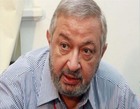 نور الشريف: حساباتي على «فيسبوك» و«تويتر» مزيفة