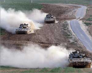 قوات الاحتلال تتوغل جنوب وشمال قطاع غزة 