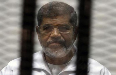 تأجيل محاكمة مرسي في قضية “التخابر مع قطر” لجلسة 26 نوفمبر تأجيل محاكمة مرسي في قضية “التخابر مع قطر” لجلسة 26 نوفمبر