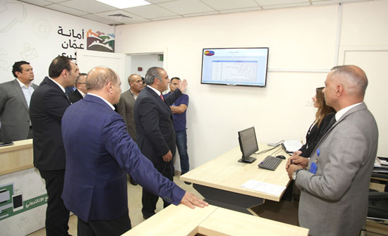 الشواربه يفتتح مركز خدمات العملاء للدفع الإلكتروني في مبنى الأمانة الشواربه يفتتح مركز خدمات العملاء للدفع الإلكتروني في مبنى الأمانة