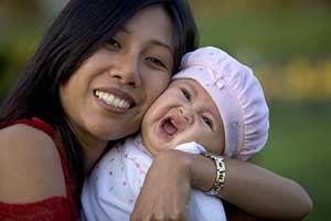 الأمومة تمنع انتحار النساء 