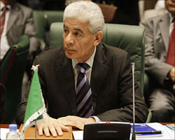 الخلافات وإنقاذ القدس تتصدر قمة سرت.. وانسحاب الوفد العراقي   