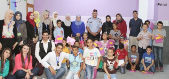 توزيع هدايا العيد على ايتام جمعية الملك الحسين باربد توزيع هدايا العيد على ايتام جمعية الملك الحسين باربد
