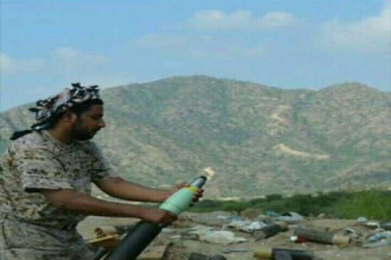 جندي مرابط يسجد لله شكراً وسط المعركة بعد تلقيه رسالة تبشره بـ 3 توائم جندي مرابط يسجد لله شكراً وسط المعركة بعد تلقيه رسالة تبشره بـ 3 توائم