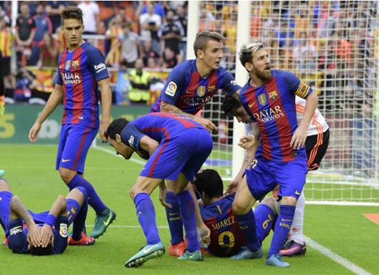 الاتحاد الإسباني يصدر قراره بشأن أحداث مباراة برشلونة وفالنسيا