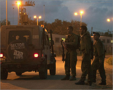 في اكبر اشتباك منذ عام.. الدبابات الاسرائيلية تتوغل في القطاع 