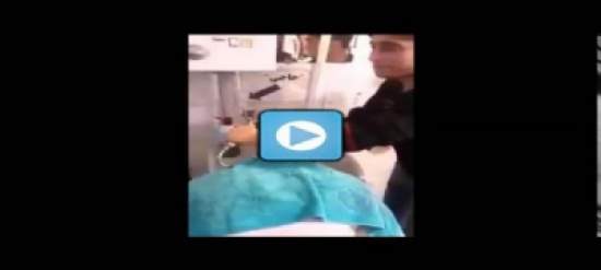 حلاق في السعودية يبصق على رأس زبائنه بدلاً من الشامبو حلاق في السعودية يبصق على رأس زبائنه بدلاً من الشامبو
