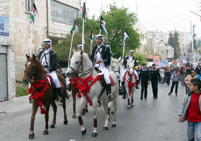 وزير الثقافة يرعى كرنفالا فنيا بمناسبة يوم المسرح العالمي
