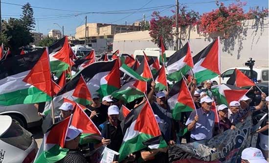أم الفحم تتضامن مع الشيخ جراح ودعوات لتصعيد المقاومة .. بالفيديو أم الفحم تتضامن مع الشيخ جراح ودعوات لتصعيد المقاومة .. بالفيديو