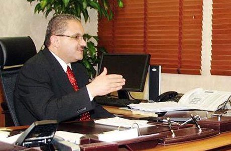 عبيدات يفاجئ الأردنيين بصداقته للست " بيئة " !