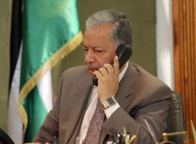 وزير الداخلية يطمئن على صحة المصابين من مرتبات الامن العام 