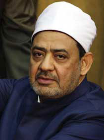 شيخ الأزهر يرفض إدانة انتهاكات إسرائيل ومحاصرة غزة 