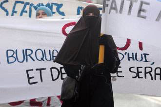 نواب بلجيكيون يصوّتون لحظر النقاب "بشكل تام" في البلاد