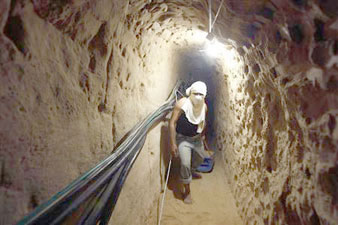 حماس تشكك في مصداقية الاعلان المصري عن احباط تهريب اسلحة وصواريخ مضادة للطائرات لغزة 