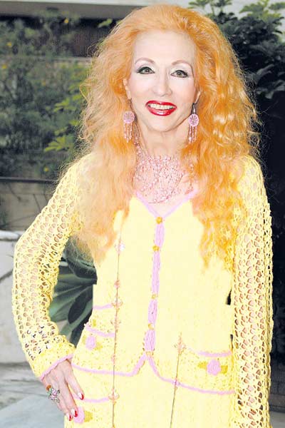 الشحرورة صباح تجهز لمسلسل تلفزيوني وتنفي شائعة اصابتها بكسور