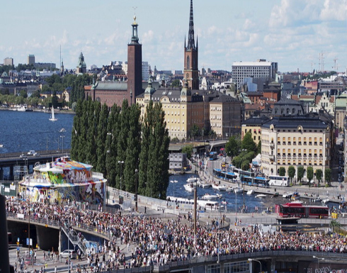 غالبية السويديين يشعرون بالقلق من كيفية إدارة أزمة اللاجئين في البلاد