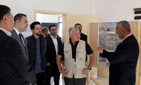 الملك يتفقد محطة اوهيدة الزراعية بالبادية الجنوبية ويعدّها نموذجا للشراكة بين القطاعين العام والخاص الملك يتفقد محطة اوهيدة الزراعية بالبادية الجنوبية ويعدّها نموذجا للشراكة بين القطاعين العام والخاص