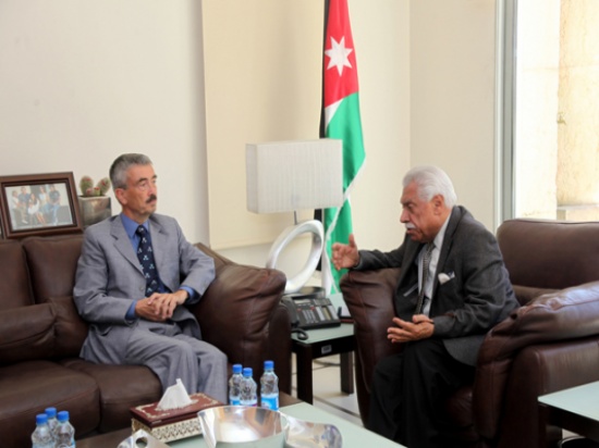 امين عمان و السفير البريطاني يبحثان سبل تعزيز التعاون