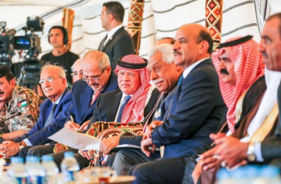 مداخلات نواب وشيوخ ووجهاء عمان أمام الملك في لقاء الأحد مداخلات نواب وشيوخ ووجهاء عمان أمام الملك في لقاء الأحد