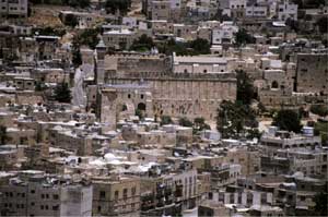 الاحتلال يكثف إجراءاته العسكرية في الخليل 