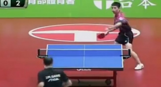 شاهد..أغرب مباراة فى تنس الطاولة