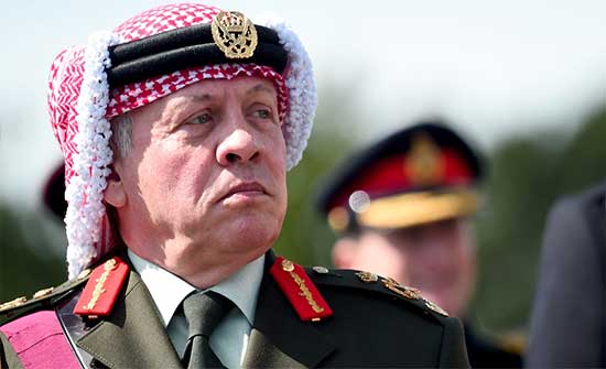 الملك يهدي تحياته للاعضاء المساهمين بإطلاق رؤية التحديث الاقتصادي الملك يهدي تحياته للاعضاء المساهمين بإطلاق رؤية التحديث الاقتصادي