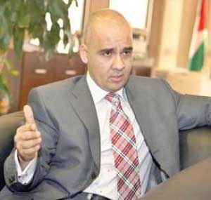 وزير الاتصالات يزور مدرسة خديجة بنت خويلد في سحاب 