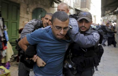 مواجهات بين قوات الاحتلال وفلسطينيين في باحة المسجد الاقصى مواجهات بين قوات الاحتلال وفلسطينيين في باحة المسجد الاقصى