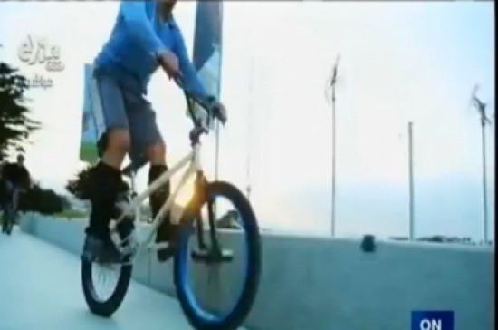 شاهد.. أطرف وأصعب سقطات الفتيات والشباب