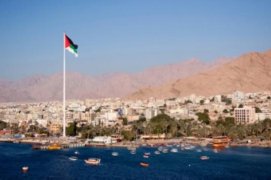 وقفة احتجاجية لعاطلين عن العمل بالعقبة وقفة احتجاجية لعاطلين عن العمل بالعقبة