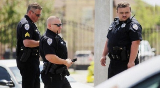 اعتقال أمريكية شاركت في حفل جنسي مع ابنتها القاصر