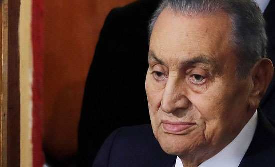 علاء مبارك ينفي شائعة وفاة والده الرئيس المصري الأسبق حسني مبارك علاء مبارك ينفي شائعة وفاة والده الرئيس المصري الأسبق حسني مبارك
