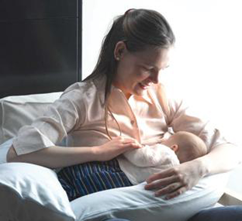 السجن 20 عاماً لأم أرضعت ابنتها حليباً ملوثاً