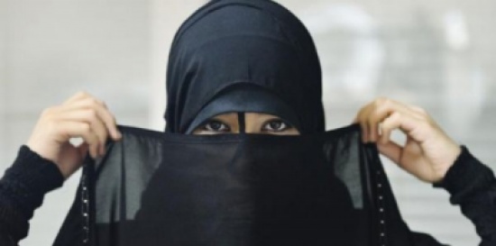"منتقبة" تحفظ 17 جزء من القرآن تصدم زوجها بالخيانة "منتقبة" تحفظ 17 جزء من القرآن تصدم زوجها بالخيانة