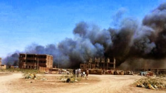 عاشق يحرق 900 منزل بسبب فتاة !!