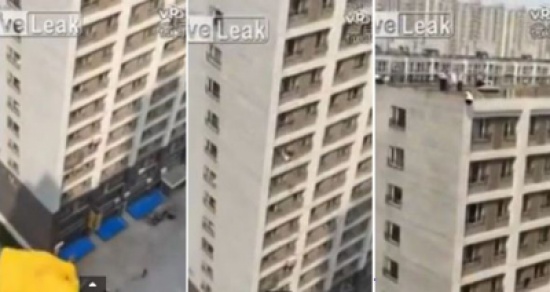 شاهد.. إنقاذ مثير لامرأة قفزت من الطابق الـ 18