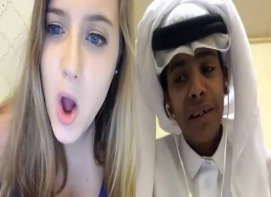 بالفيديو : بعد القبض على أبوسن .. شاهد أول تعليق للفتى السعودي عقب خروجه من قسم الشرطة