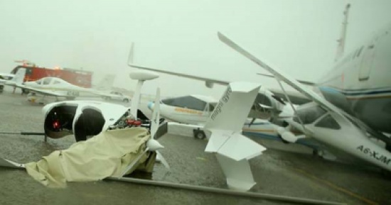 صور وفيديو: أمطار غزيرة تتسبب بأضرار كبيرة في جميع أنحاء الإمارات